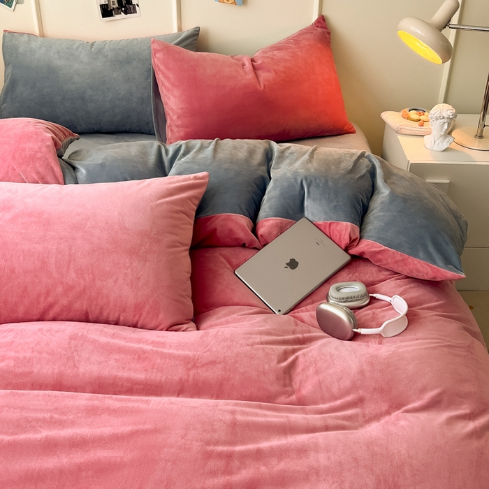 91家纺网 家纺一手货源 找家纺 悦织湾家纺 2025新款亲肤水晶绒四件套纯色轻奢加厚保暖床单床笠款四件套学生宿舍三件套单被套 水晶绒豆沙浅灰