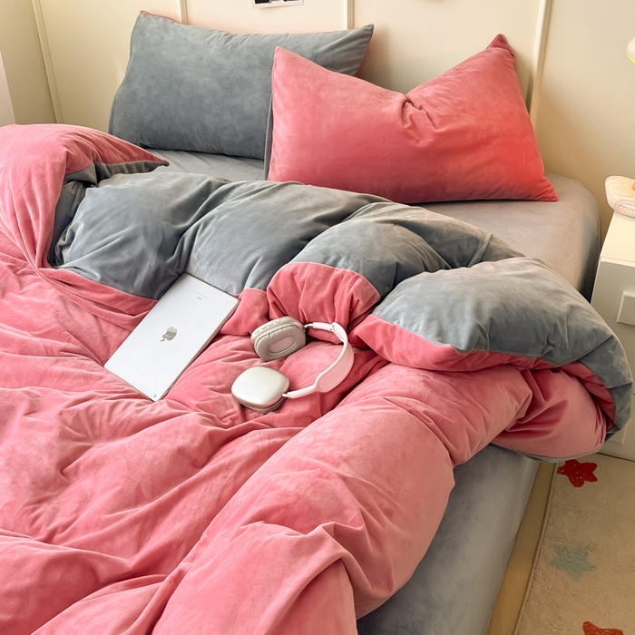 91家纺网 家纺一手货源 找家纺 悦织湾家纺 2025新款亲肤水晶绒四件套纯色轻奢加厚保暖床单床笠款四件套学生宿舍三件套单被套 水晶绒豆沙浅灰