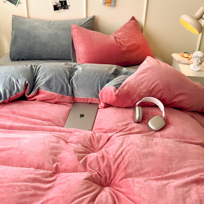 91家纺网 家纺一手货源 找家纺 悦织湾家纺 2025新款亲肤水晶绒四件套纯色轻奢加厚保暖床单床笠款四件套学生宿舍三件套单被套 水晶绒豆沙浅灰