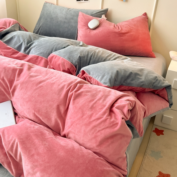 91家纺网 家纺一手货源 找家纺 悦织湾家纺 2025新款亲肤水晶绒四件套纯色轻奢加厚保暖床单床笠款四件套学生宿舍三件套单被套 水晶绒豆沙浅灰
