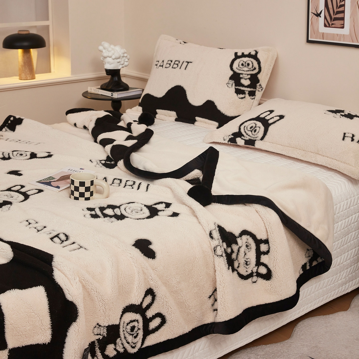 91家纺网 家纺一手货源 找家纺 悦织湾家纺 2025新款黑白阳离子熊猫绒毛球毯轻奢雅致多功能毛毯盖毯休闲毯沙发毯跨境专供可定制量大可谈 熊猫绒毛球毯-小布布