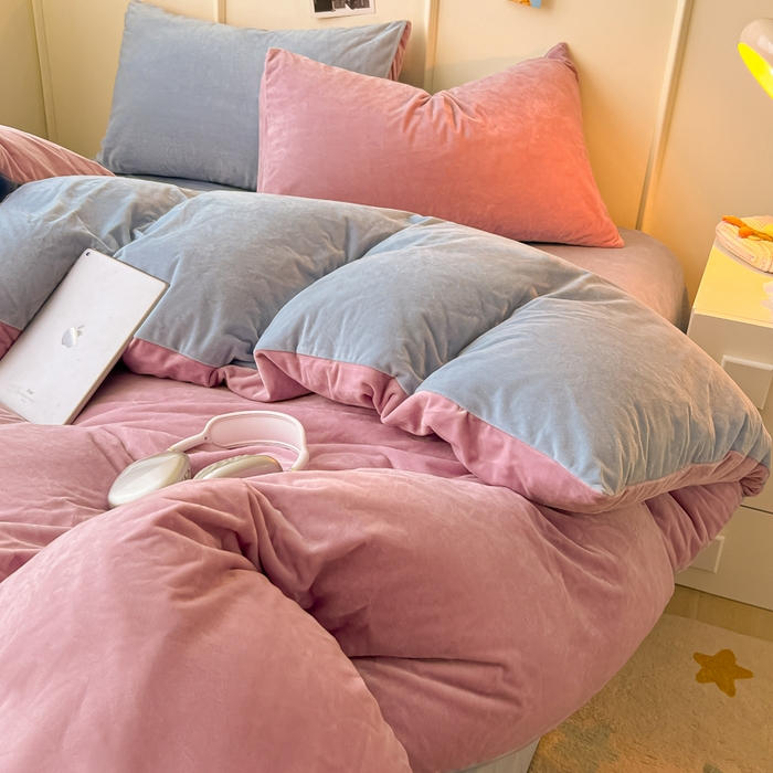 91家纺网 家纺一手货源 找家纺 悦织湾家纺 2025新款亲肤水晶绒四件套纯色轻奢加厚保暖床单床笠款四件套学生宿舍三件套单被套 水晶绒浅紫+浅兰