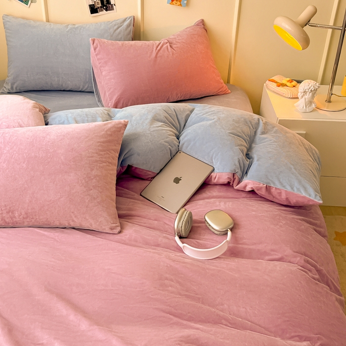 91家纺网 家纺一手货源 找家纺 悦织湾家纺 2025新款亲肤水晶绒四件套纯色轻奢加厚保暖床单床笠款四件套学生宿舍三件套单被套 水晶绒浅紫+浅兰