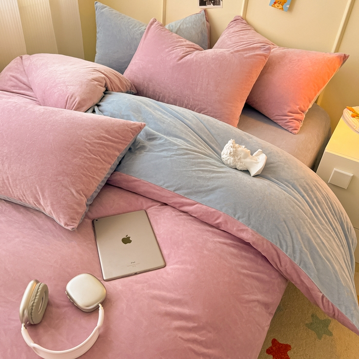 91家纺网 家纺一手货源 找家纺 悦织湾家纺 2025新款亲肤水晶绒四件套纯色轻奢加厚保暖床单床笠款四件套学生宿舍三件套单被套 水晶绒浅紫+浅兰