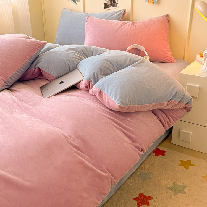 91家纺网 家纺一手货源 找家纺 悦织湾家纺 2025新款亲肤水晶绒四件套纯色轻奢加厚保暖床单床笠款四件套学生宿舍三件套单被套 水晶绒浅紫+浅兰