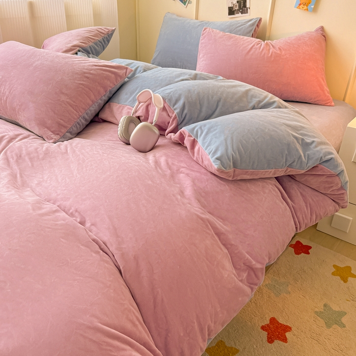 91家纺网 家纺一手货源 找家纺 悦织湾家纺 2025新款亲肤水晶绒四件套纯色轻奢加厚保暖床单床笠款四件套学生宿舍三件套单被套 水晶绒浅紫+浅兰