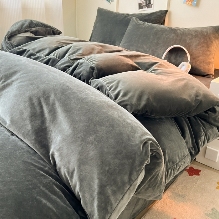 91家纺网 家纺一手货源 找家纺 悦织湾家纺 2025新款亲肤水晶绒四件套纯色轻奢加厚保暖床单床笠款四件套学生宿舍三件套单被套 水晶绒深灰