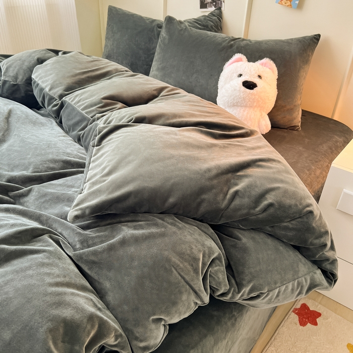 91家纺网 家纺一手货源 找家纺 悦织湾家纺 2025新款亲肤水晶绒四件套纯色轻奢加厚保暖床单床笠款四件套学生宿舍三件套单被套 水晶绒深灰