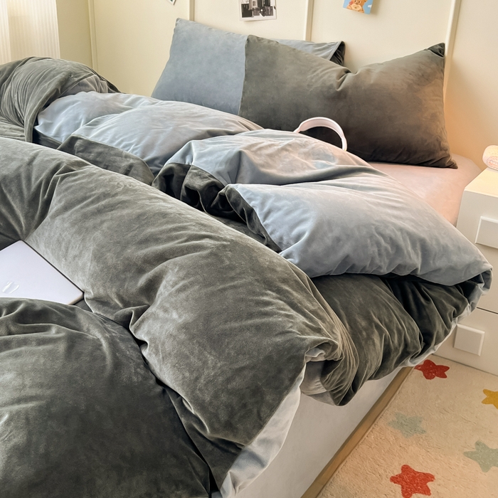 91家纺网 家纺一手货源 找家纺 悦织湾家纺 2025新款亲肤水晶绒四件套纯色轻奢加厚保暖床单床笠款四件套学生宿舍三件套单被套 水晶绒深灰+浅灰