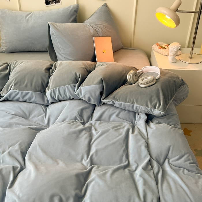 91家纺网 家纺一手货源 找家纺 悦织湾家纺 2025新款亲肤水晶绒四件套纯色轻奢加厚保暖床单床笠款四件套学生宿舍三件套单被套 水晶绒天空兰+浅灰