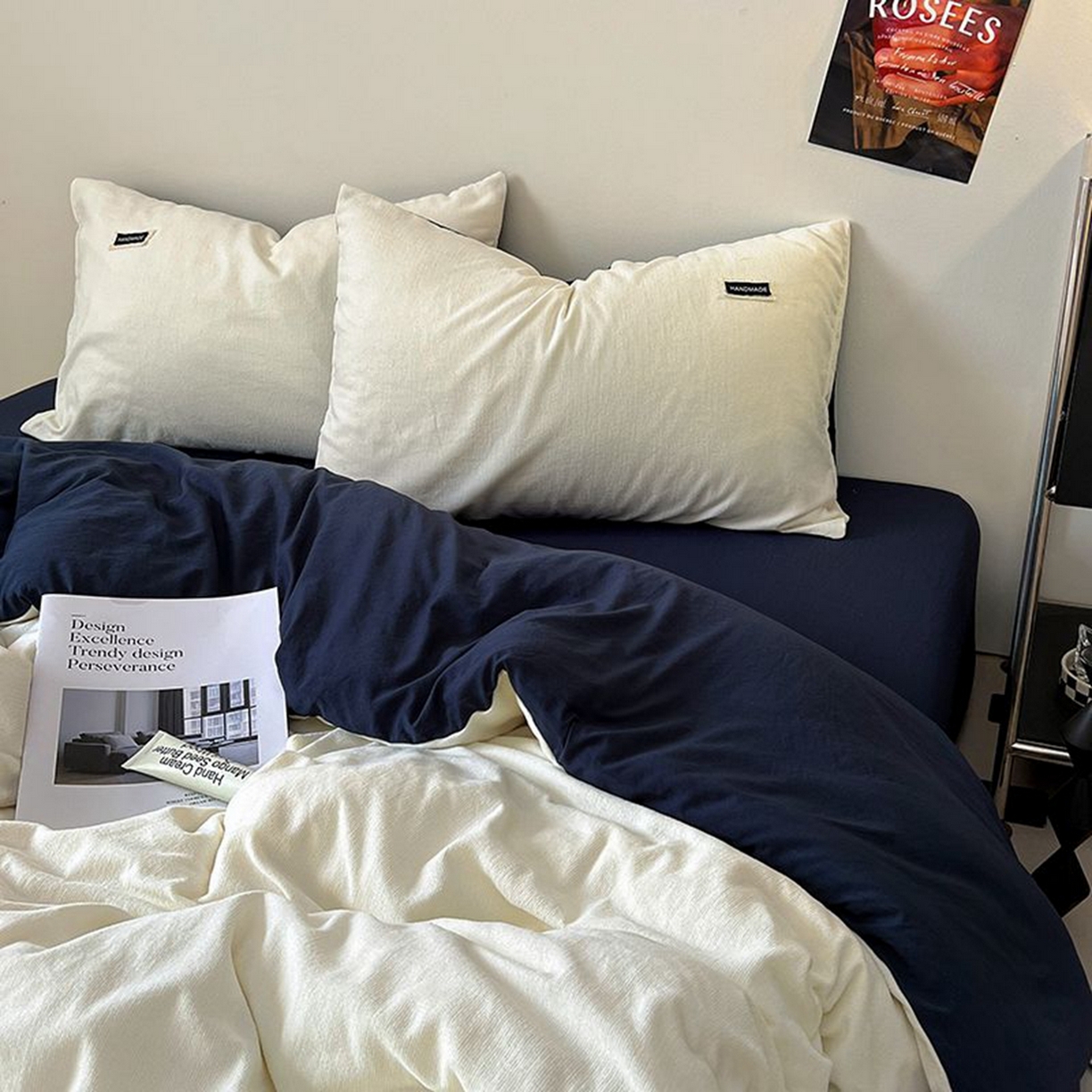 91家纺网 家纺一手货源 找家纺 悦织湾家纺 2025新款雪尼尔亲肤四件套轻奢透气纯色单双人学生宿舍床上用品三四件套 雪尼尔-奶白+藏蓝