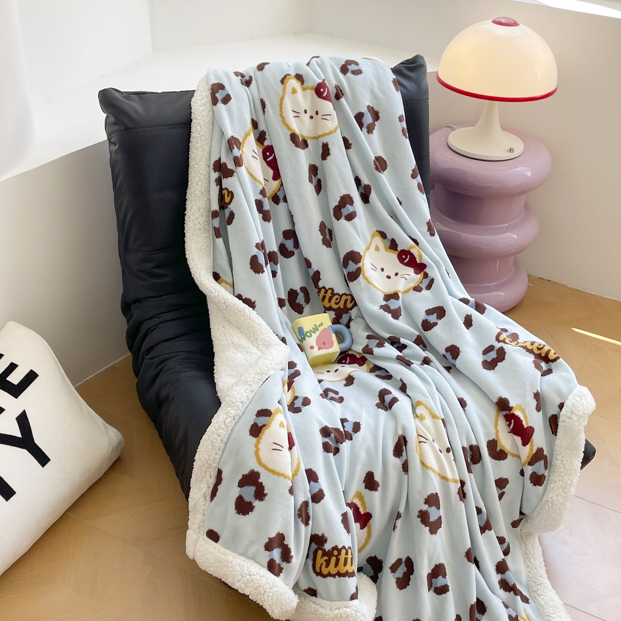 91家纺网 家纺一手货源 找家纺 十里居 2025新款印花牛奶绒羊羔绒盖毯毛毯午休毯卡通多功能沙发毯 喵吃鱼-蓝