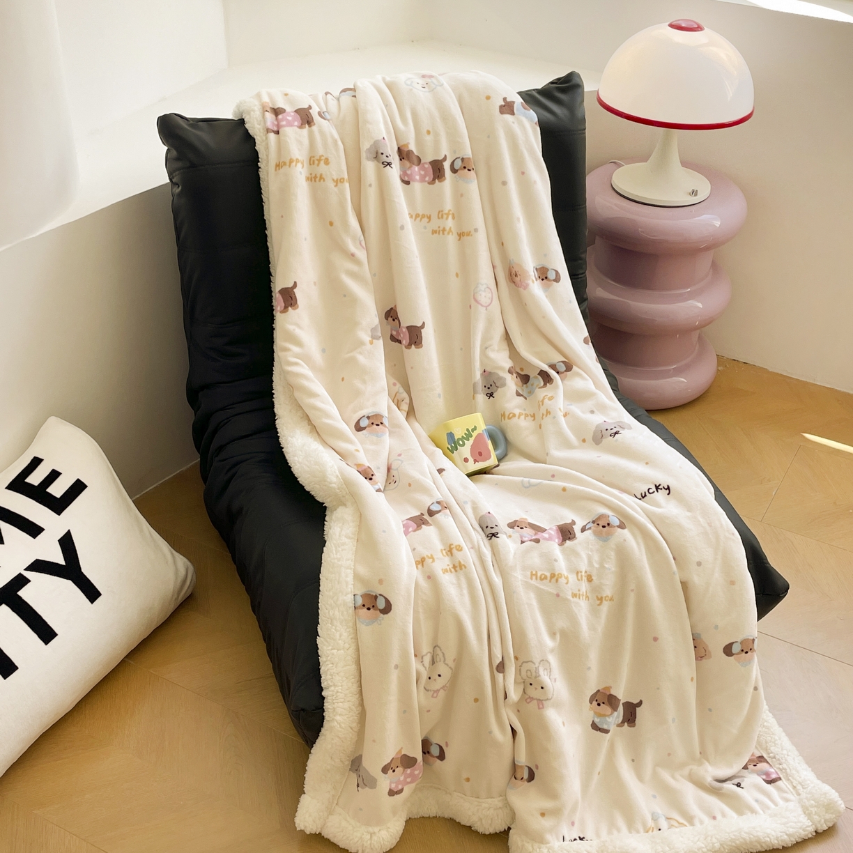 91家纺网 家纺一手货源 找家纺 十里居 2025新款印花牛奶绒羊羔绒盖毯毛毯午休毯卡通多功能沙发毯 小狗派对