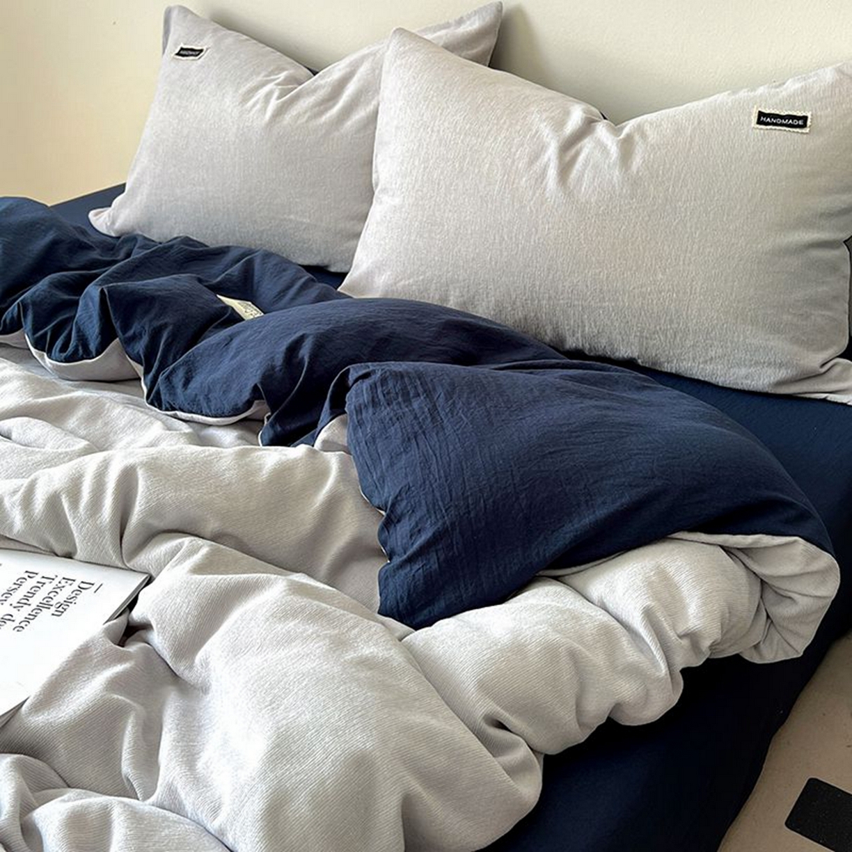 91家纺网 家纺一手货源 找家纺 悦织湾家纺 2025新款雪尼尔亲肤四件套轻奢透气纯色单双人学生宿舍床上用品三四件套 雪尼尔-浅灰+藏蓝