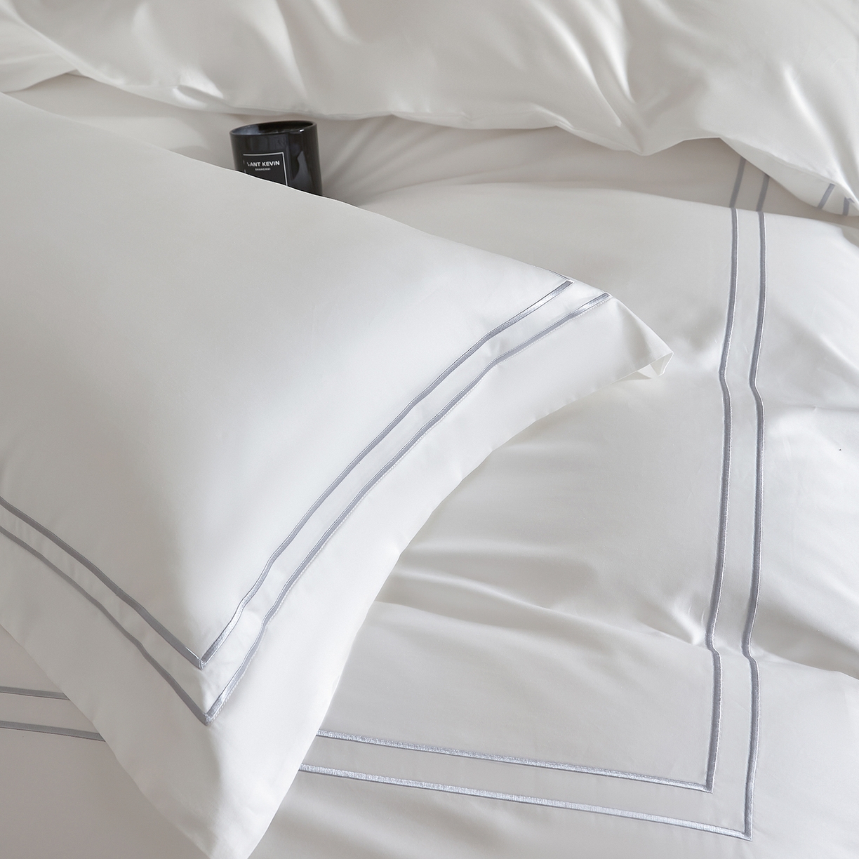 91家纺网 家纺一手货源 找家纺 ONE TWO ONE 121 2025新款酒店民宿专订长绒棉高支高密贡缎刺绣（小cr）四件套（【提供买家秀】为了各位老板们都有利润空间，平台控价券后不得低于298/318元，感谢您的配合与支持！） 