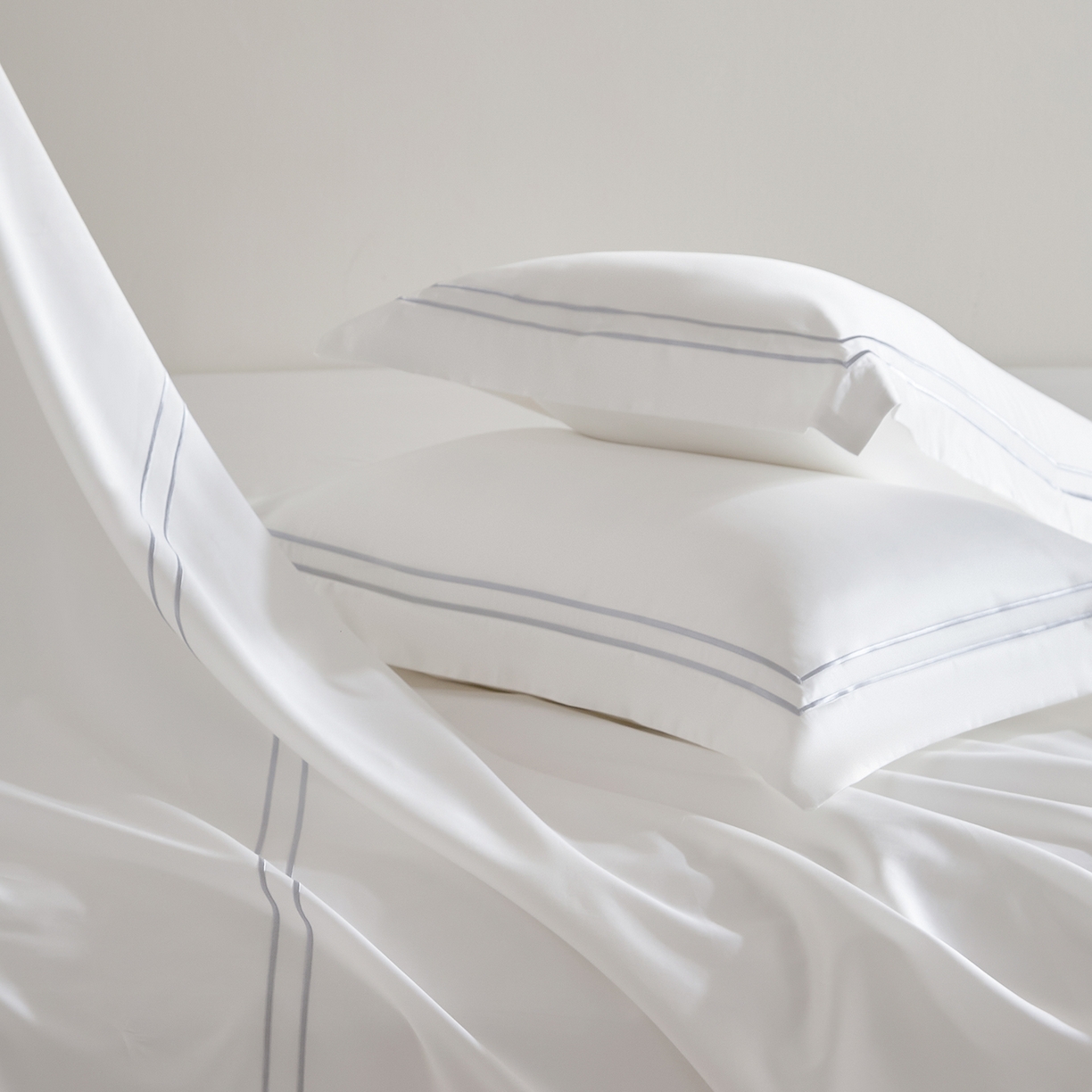 91家纺网 家纺一手货源 找家纺 ONE TWO ONE 121 2025新款酒店民宿专订长绒棉高支高密贡缎刺绣（小cr）四件套（【提供买家秀】为了各位老板们都有利润空间，平台控价券后不得低于298/318元，感谢您的配合与支持！） 