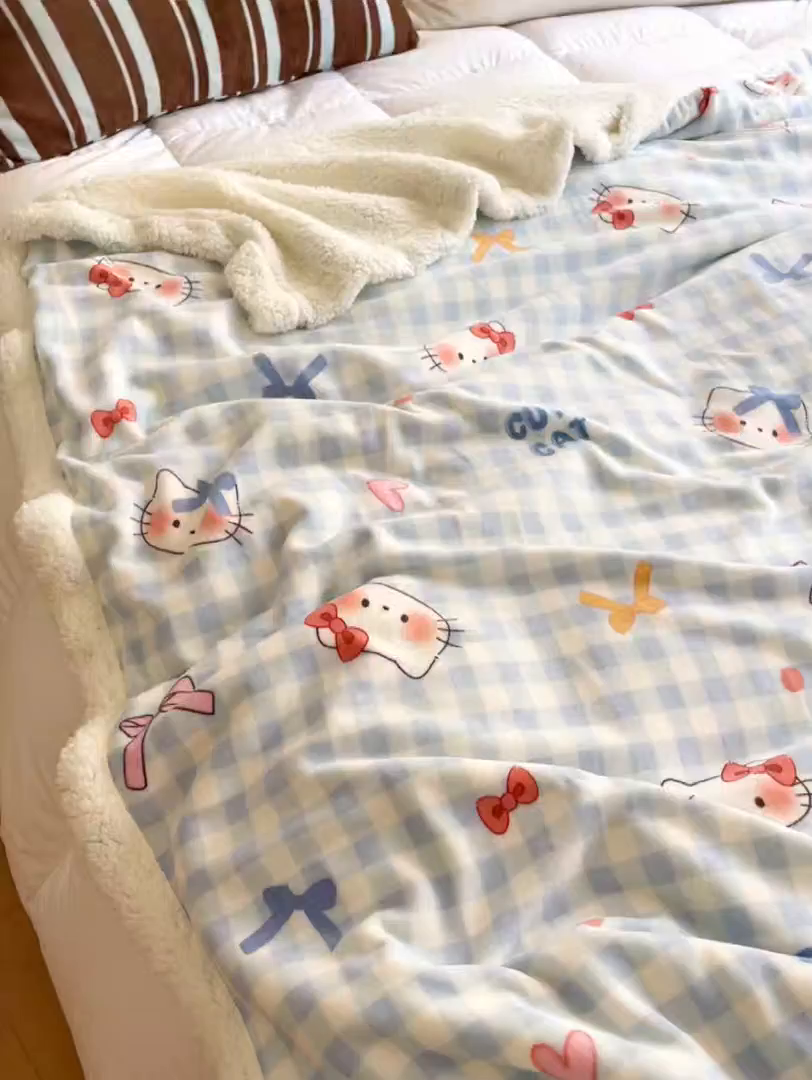 91家纺网 家纺一手货源 找家纺 十里居 2025新款印花牛奶绒羊羔绒盖毯毛毯午休毯卡通多功能沙发毯 KT猫