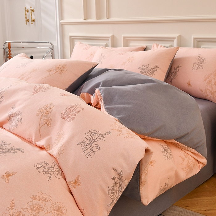 91家纺网 家纺一手货源 找家纺 宇彬家纺 2025直播热新款秋冬全棉四件套精梳生态原棉印花加厚磨毛轻奢铂金床单床笠款三四件套 风姿摇曳(粉)