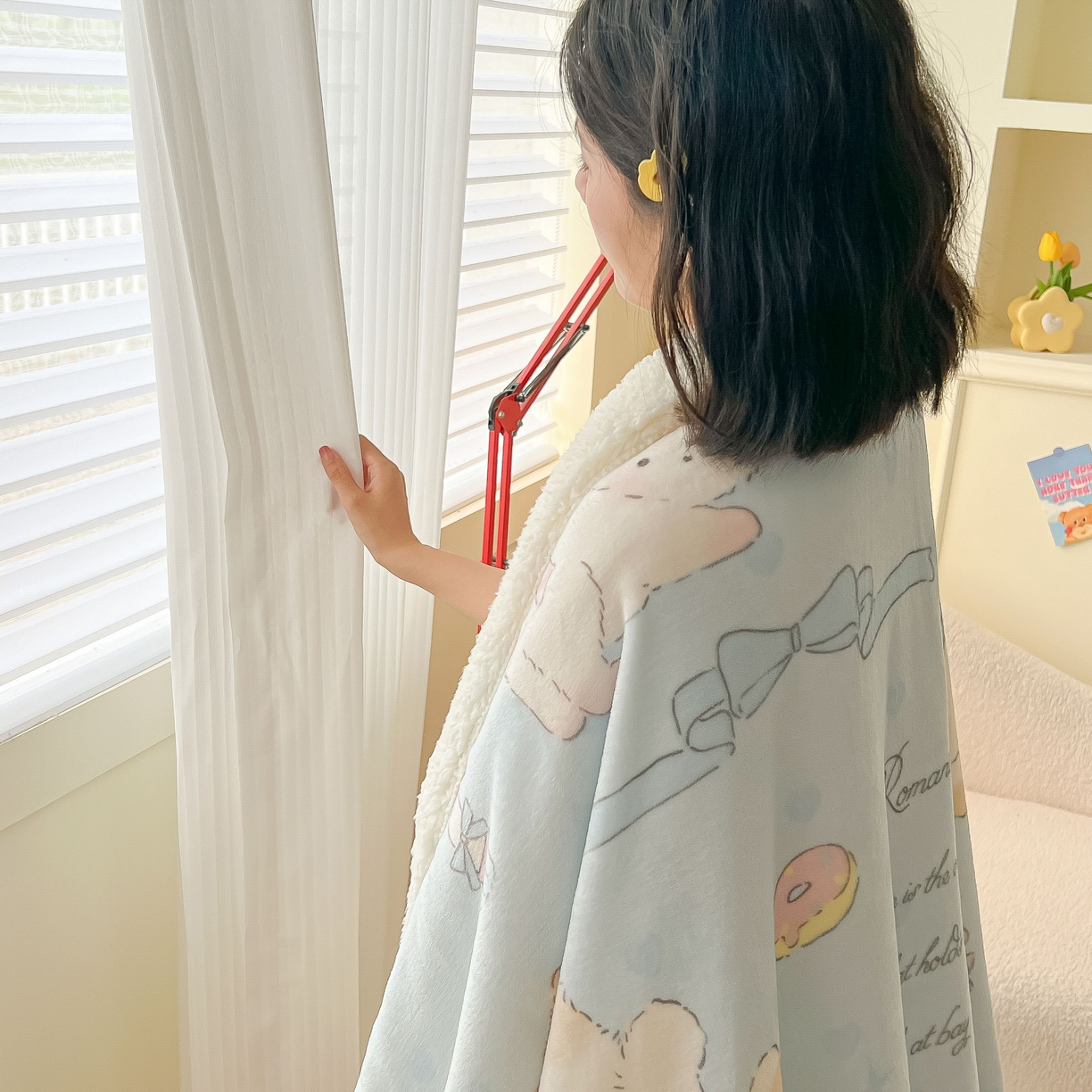 91家纺网 家纺一手货源 找家纺 十里居 2025新款印花牛奶绒羊羔绒盖毯毛毯午休毯卡通多功能沙发毯 蓝蝴蝶结小猫