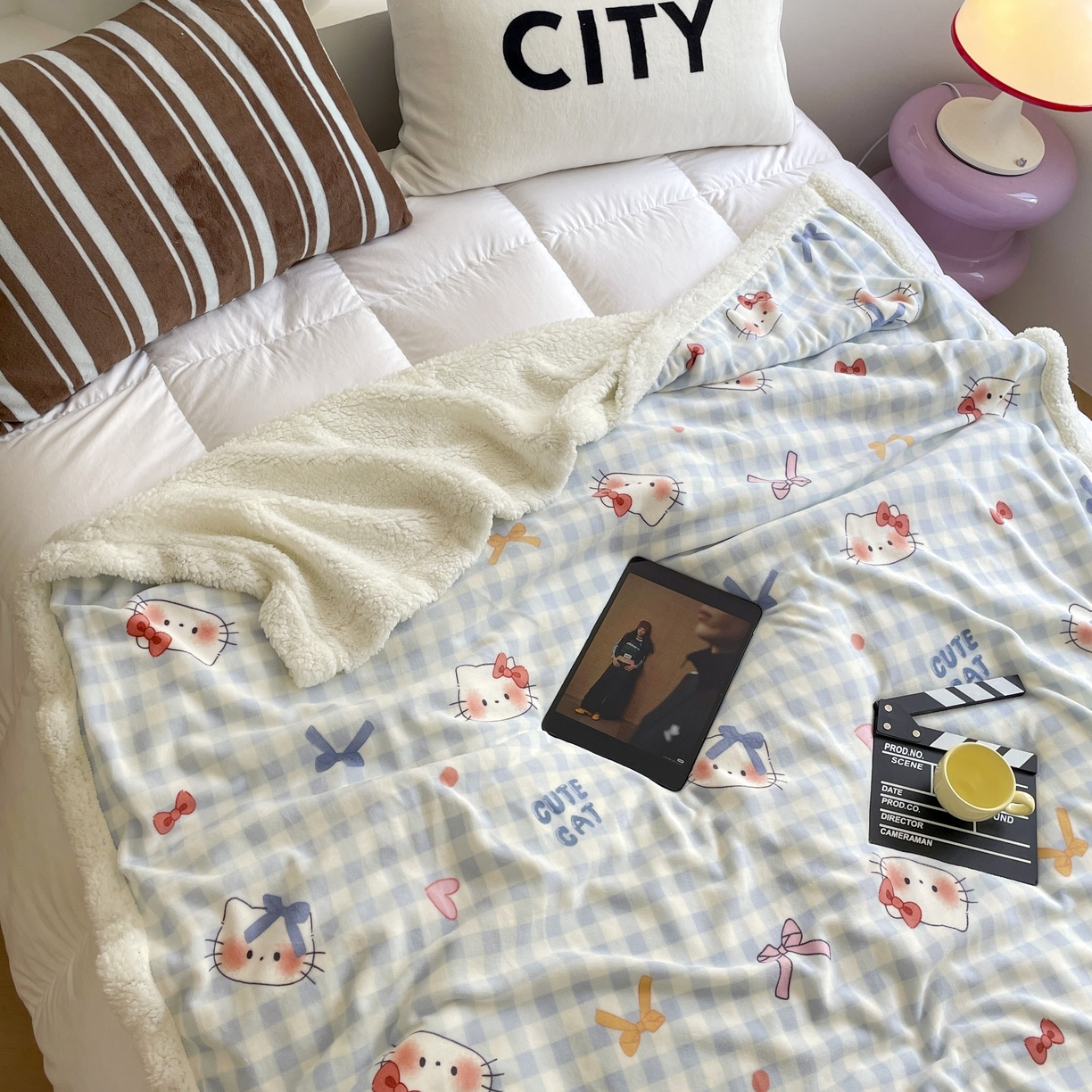 91家纺网 家纺一手货源 找家纺 十里居 2025新款印花牛奶绒羊羔绒盖毯毛毯午休毯卡通多功能沙发毯 KT猫