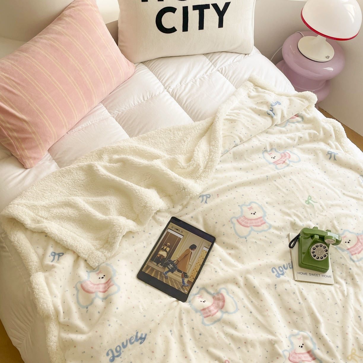 91家纺网 家纺一手货源 找家纺 十里居 2025新款印花牛奶绒羊羔绒盖毯毛毯午休毯卡通多功能沙发毯 五彩缤纷狗