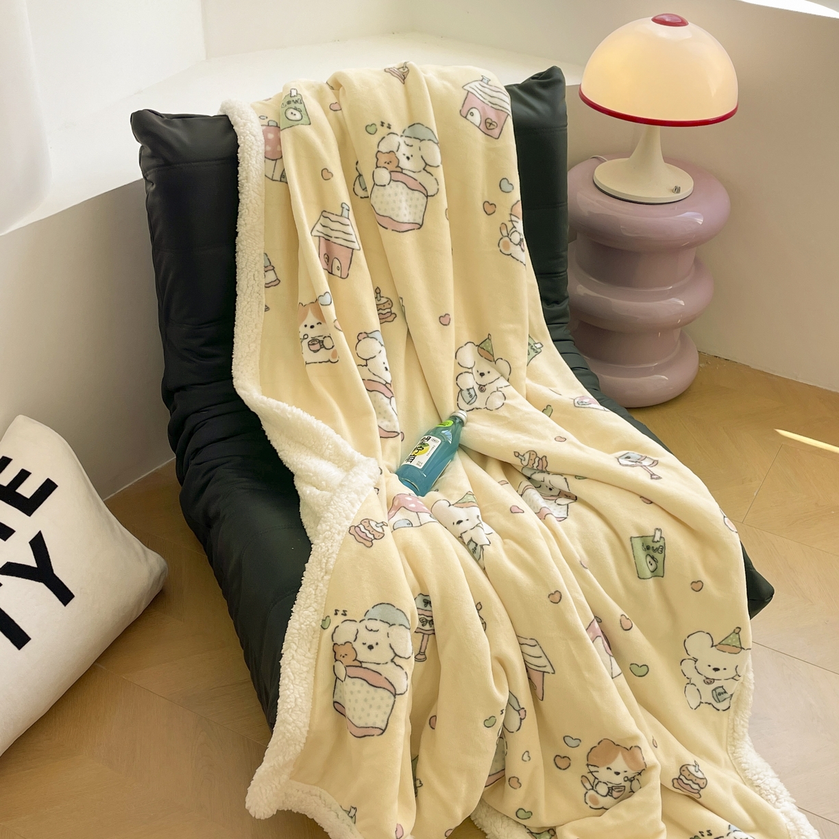 91家纺网 家纺一手货源 找家纺 十里居 2025新款印花牛奶绒羊羔绒盖毯毛毯午休毯卡通多功能沙发毯 卡通乐园