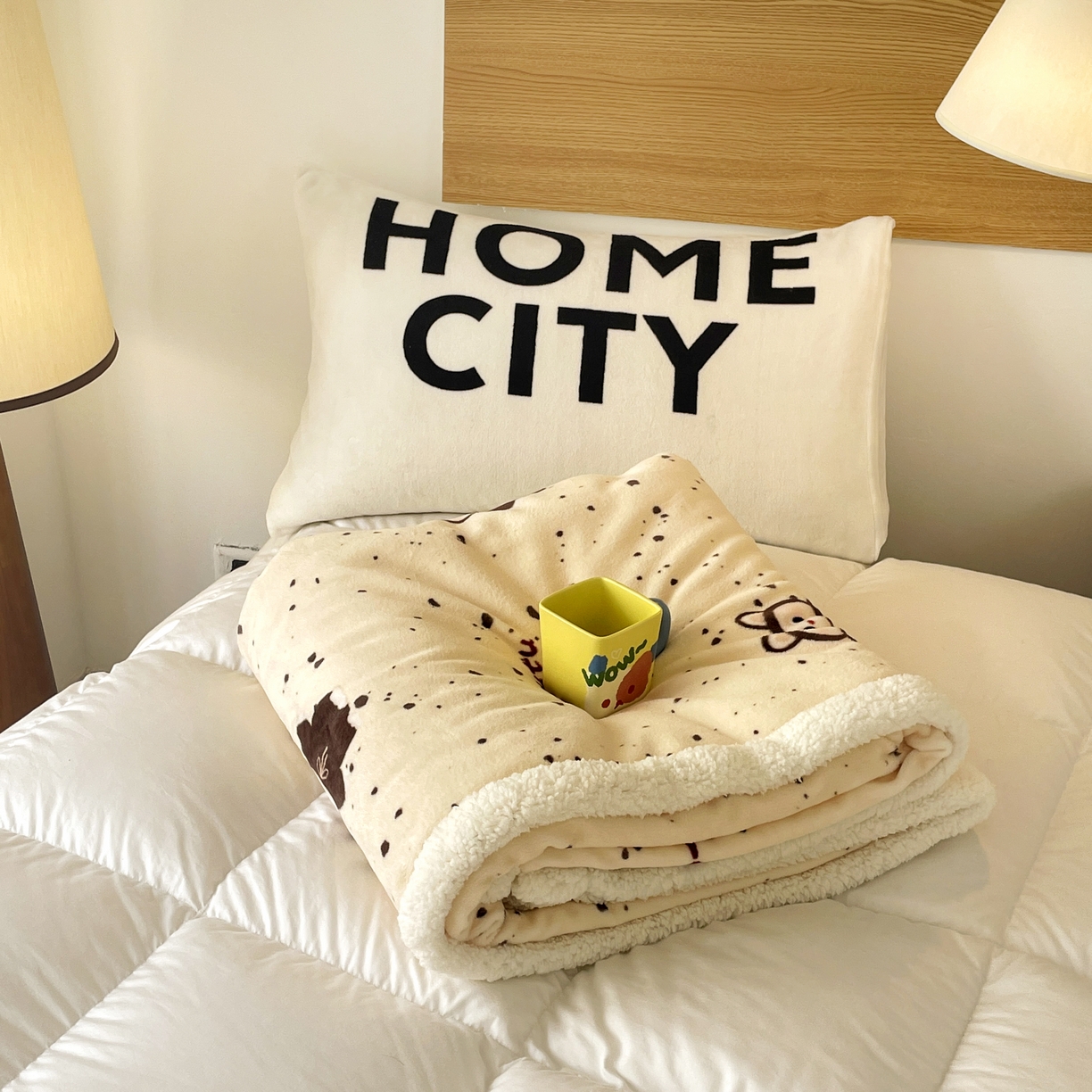 91家纺网 家纺一手货源 找家纺 十里居 2025新款印花牛奶绒羊羔绒盖毯毛毯午休毯卡通多功能沙发毯 小布布-黄