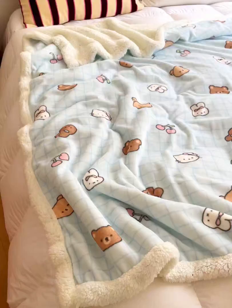 91家纺网 家纺一手货源 找家纺 十里居 2025新款印花牛奶绒羊羔绒盖毯毛毯午休毯卡通多功能沙发毯 萌仔派对
