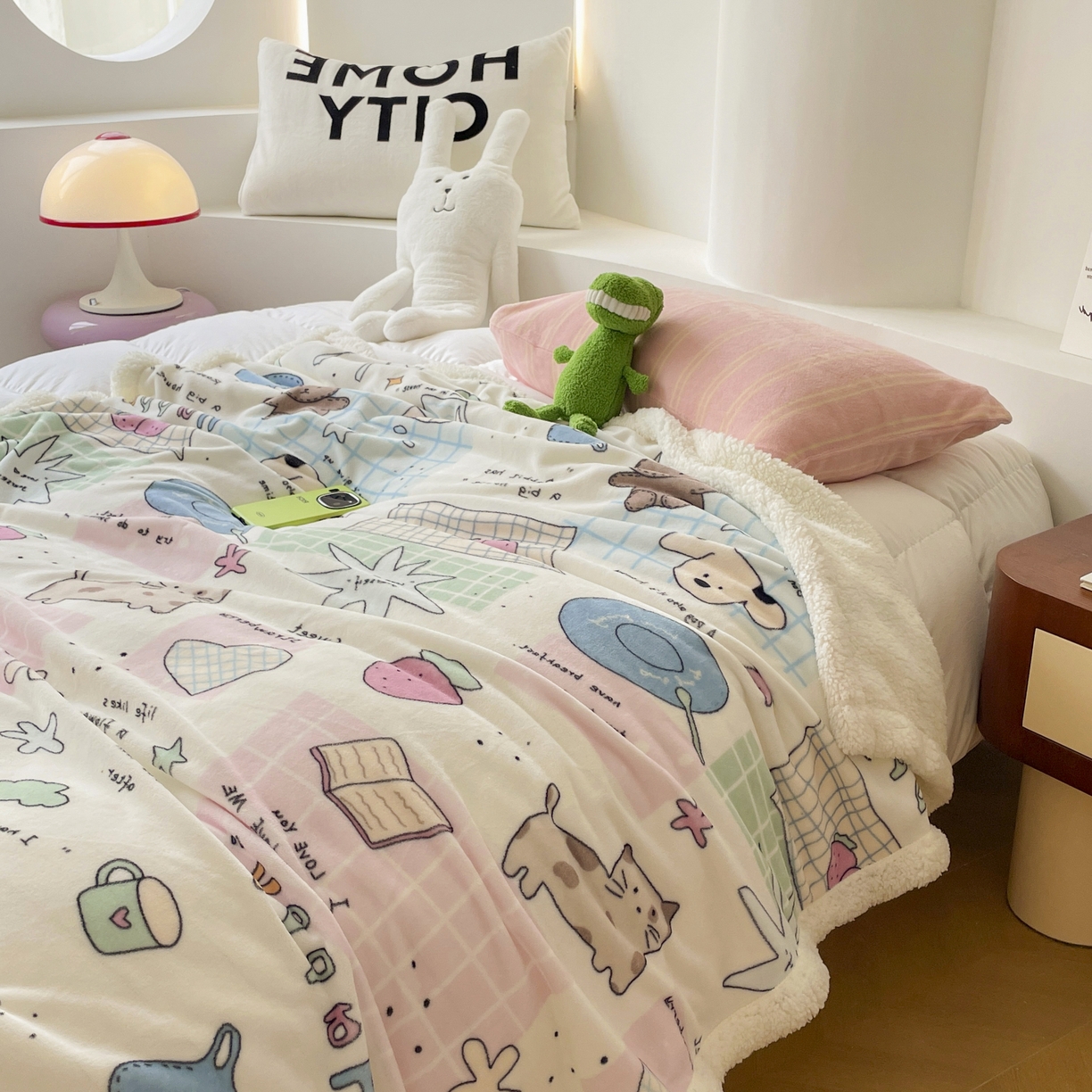 91家纺网 家纺一手货源 找家纺 十里居 2025新款印花牛奶绒羊羔绒盖毯毛毯午休毯卡通多功能沙发毯 卡哇伊