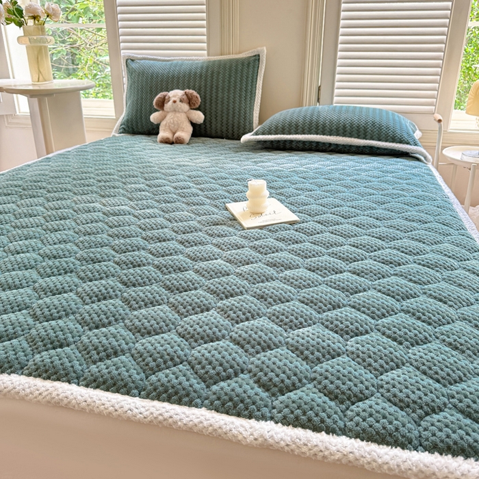 91家纺网 家纺一手货源 找家纺 正邦家纺 2025新款云豆绒加厚保暖夹棉软床垫上下铺床褥学生床护垫 松柏绿