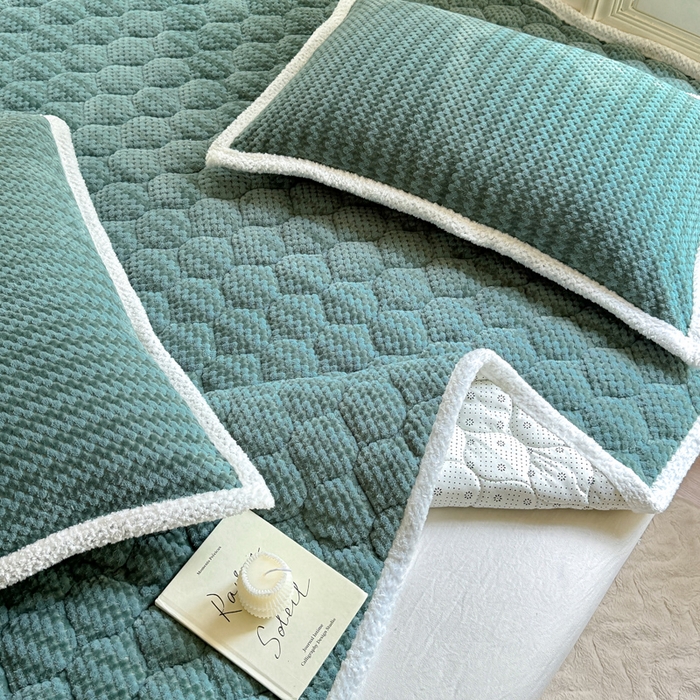 91家纺网 家纺一手货源 找家纺 正邦家纺 2025新款云豆绒加厚保暖夹棉软床垫上下铺床褥学生床护垫 松柏绿