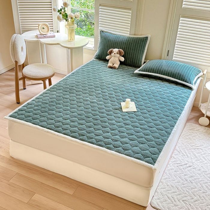 91家纺网 家纺一手货源 找家纺 正邦家纺 2025新款云豆绒加厚保暖夹棉软床垫上下铺床褥学生床护垫 松柏绿