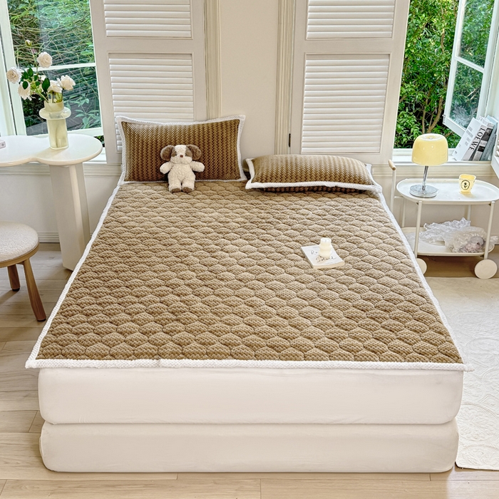 91家纺网 家纺一手货源 找家纺 正邦家纺 2025新款云豆绒加厚保暖夹棉软床垫上下铺床褥学生床护垫 巴洛克金