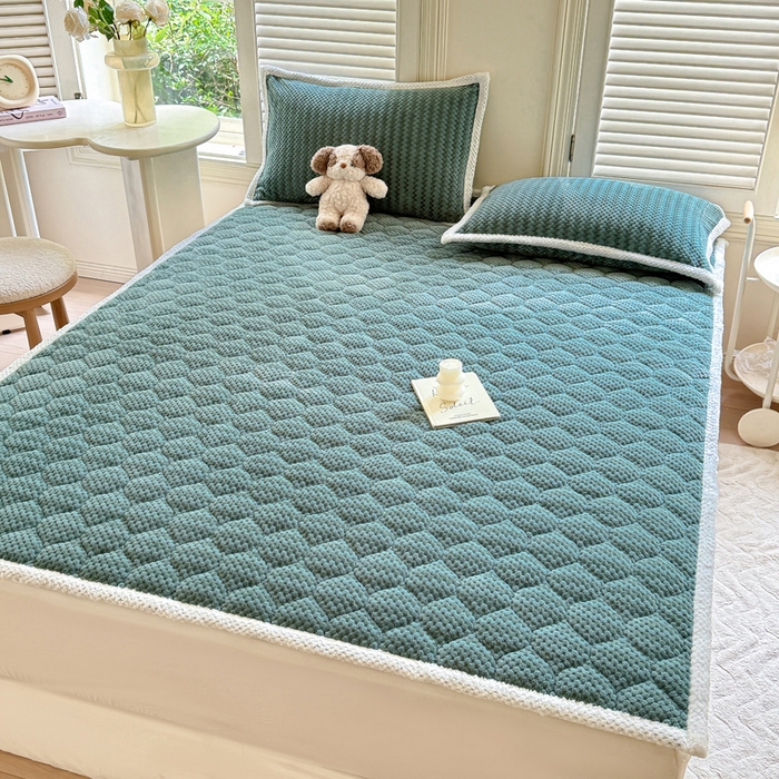 91家纺网 家纺一手货源 找家纺 正邦家纺 2025新款云豆绒加厚保暖夹棉软床垫上下铺床褥学生床护垫 松柏绿