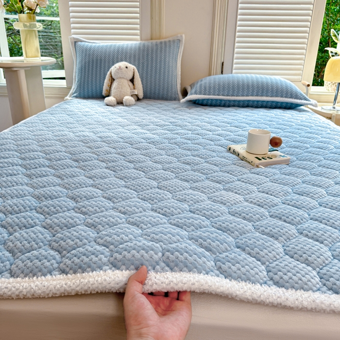 91家纺网 家纺一手货源 找家纺 正邦家纺 2025新款云豆绒加厚保暖夹棉软床垫上下铺床褥学生床护垫 婴儿蓝
