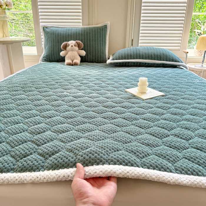 91家纺网 家纺一手货源 找家纺 正邦家纺 2025新款云豆绒加厚保暖夹棉软床垫上下铺床褥学生床护垫 松柏绿