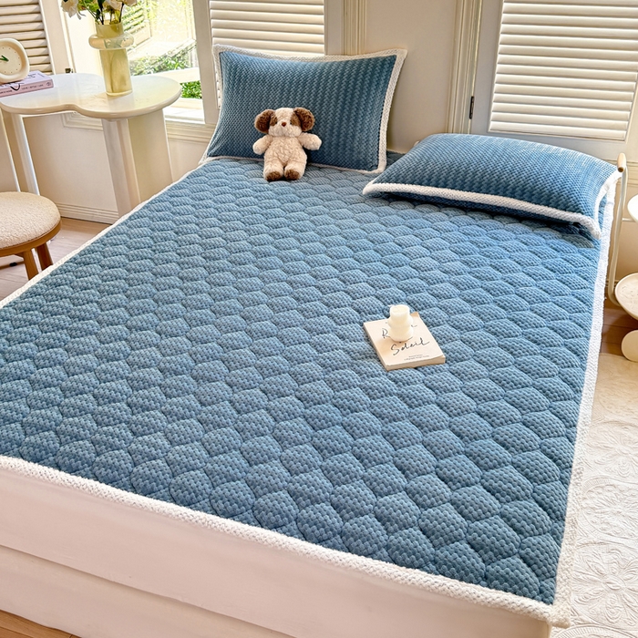 91家纺网 家纺一手货源 找家纺 正邦家纺 2025新款云豆绒加厚保暖夹棉软床垫上下铺床褥学生床护垫 秋波蓝