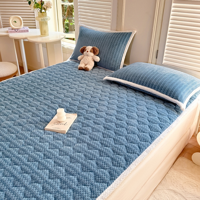91家纺网 家纺一手货源 找家纺 正邦家纺 2025新款云豆绒加厚保暖夹棉软床垫上下铺床褥学生床护垫 秋波蓝