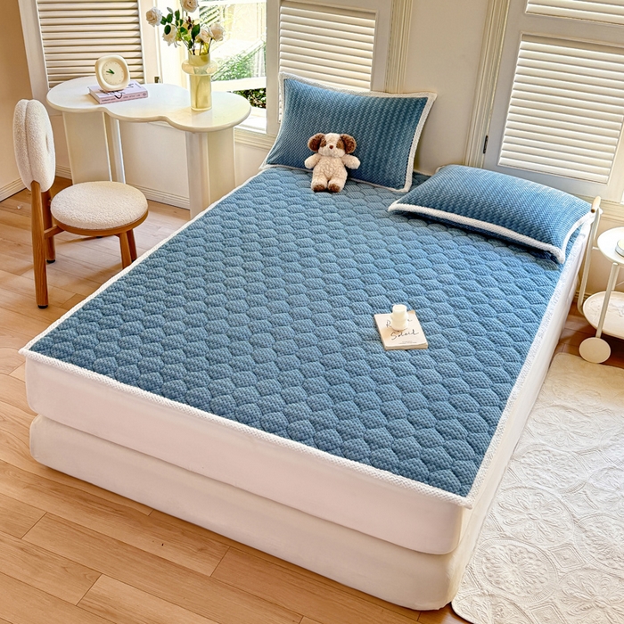 91家纺网 家纺一手货源 找家纺 正邦家纺 2025新款云豆绒加厚保暖夹棉软床垫上下铺床褥学生床护垫 秋波蓝