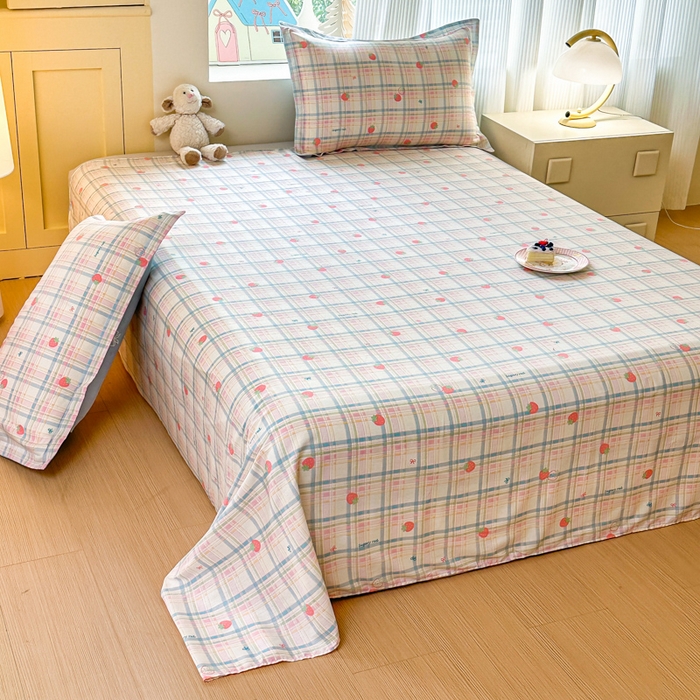 91家纺网 家纺一手货源 找家纺 帛织澜家纺 2025新款12868全棉喷气印花床单单件 草莓派-A版