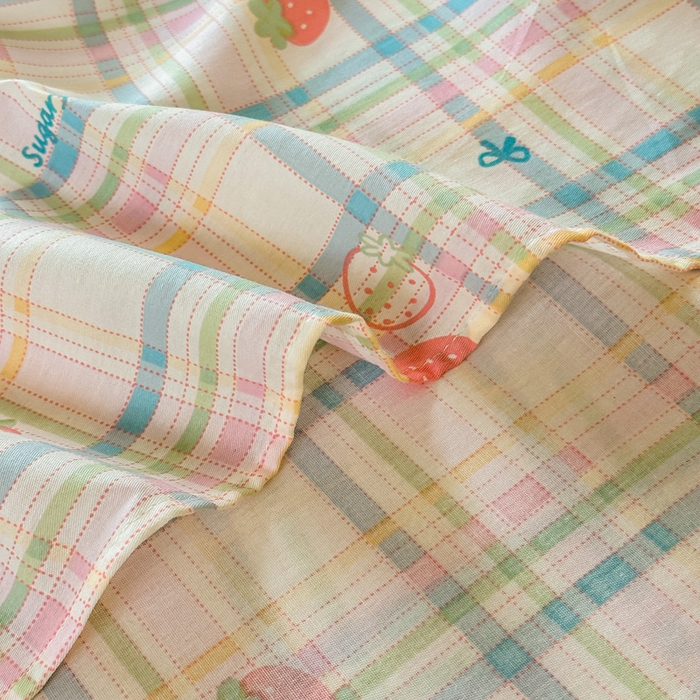 91家纺网 家纺一手货源 找家纺 帛织澜家纺 2025新款12868全棉喷气印花床单单件 草莓派-A版