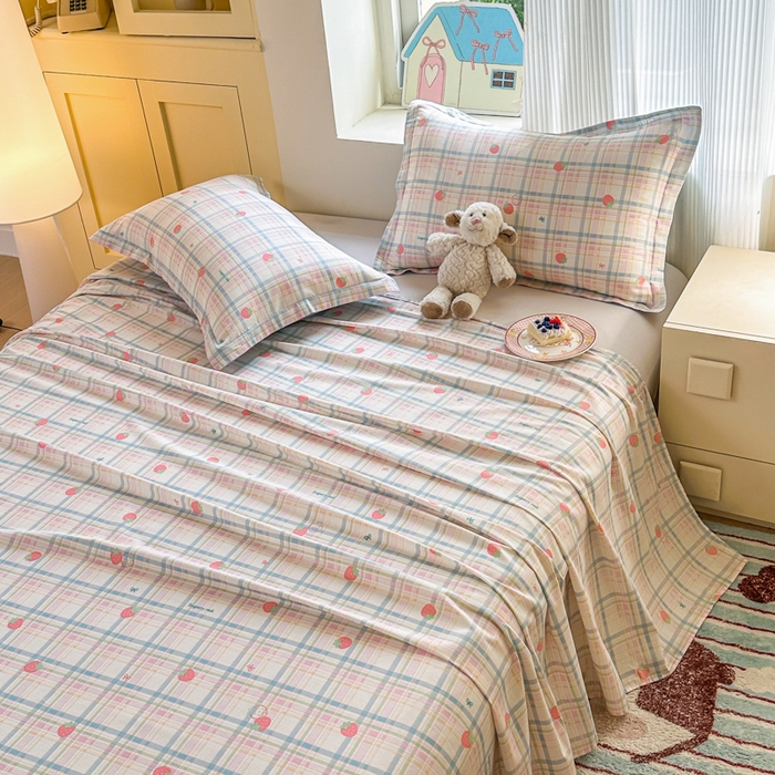 91家纺网 家纺一手货源 找家纺 帛织澜家纺 2025新款12868全棉喷气印花床单单件 草莓派-A版