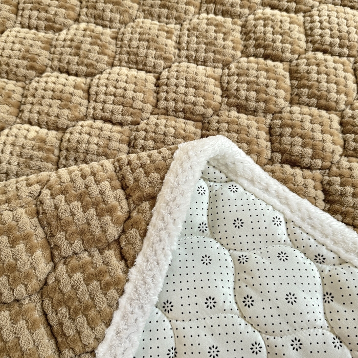 91家纺网 家纺一手货源 找家纺 正邦家纺 2025新款云豆绒加厚保暖夹棉软床垫上下铺床褥学生床护垫 巴洛克金