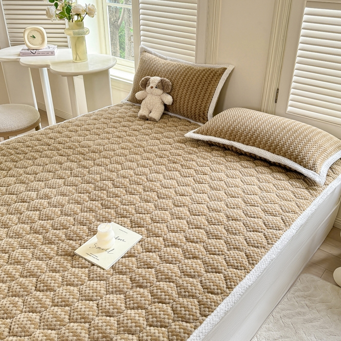 91家纺网 家纺一手货源 找家纺 正邦家纺 2025新款云豆绒加厚保暖夹棉软床垫上下铺床褥学生床护垫 巴洛克金