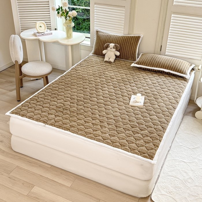 91家纺网 家纺一手货源 找家纺 正邦家纺 2025新款云豆绒加厚保暖夹棉软床垫上下铺床褥学生床护垫 巴洛克金