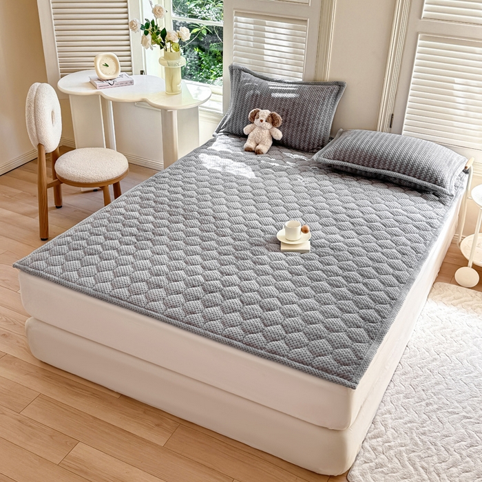 91家纺网 家纺一手货源 找家纺 正邦家纺 2025新款云豆绒加厚保暖夹棉软床垫上下铺床褥学生床护垫 银河灰