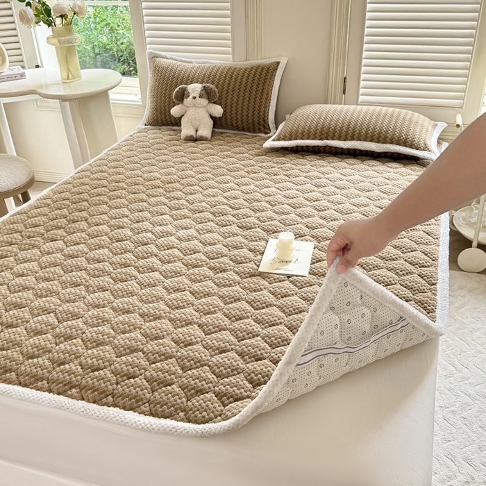 91家纺网 家纺一手货源 找家纺 正邦家纺 2025新款云豆绒加厚保暖夹棉软床垫上下铺床褥学生床护垫 巴洛克金