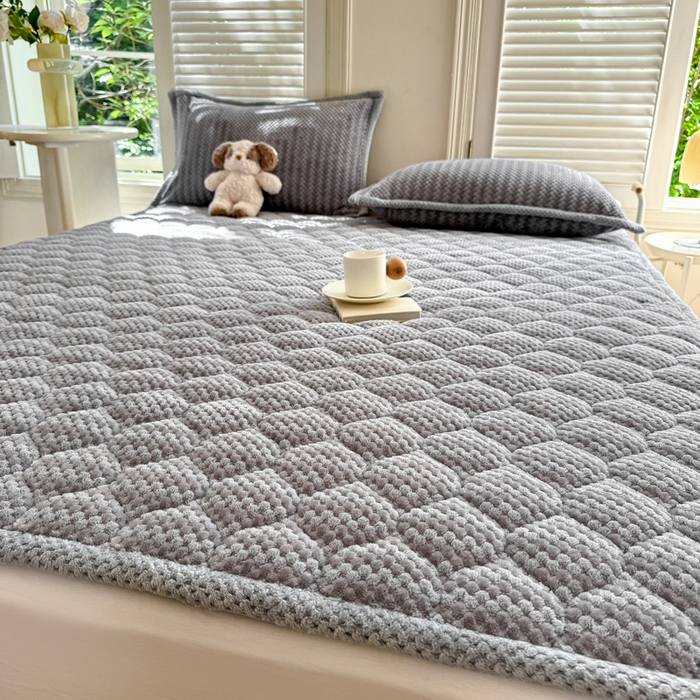 91家纺网 家纺一手货源 找家纺 正邦家纺 2025新款云豆绒加厚保暖夹棉软床垫上下铺床褥学生床护垫 银河灰