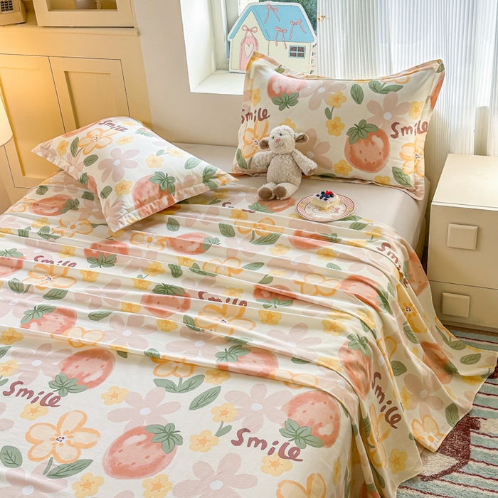 91家纺网 家纺一手货源 找家纺 帛织澜家纺 2025新款12868全棉喷气印花床单单件 草莓物语-A版