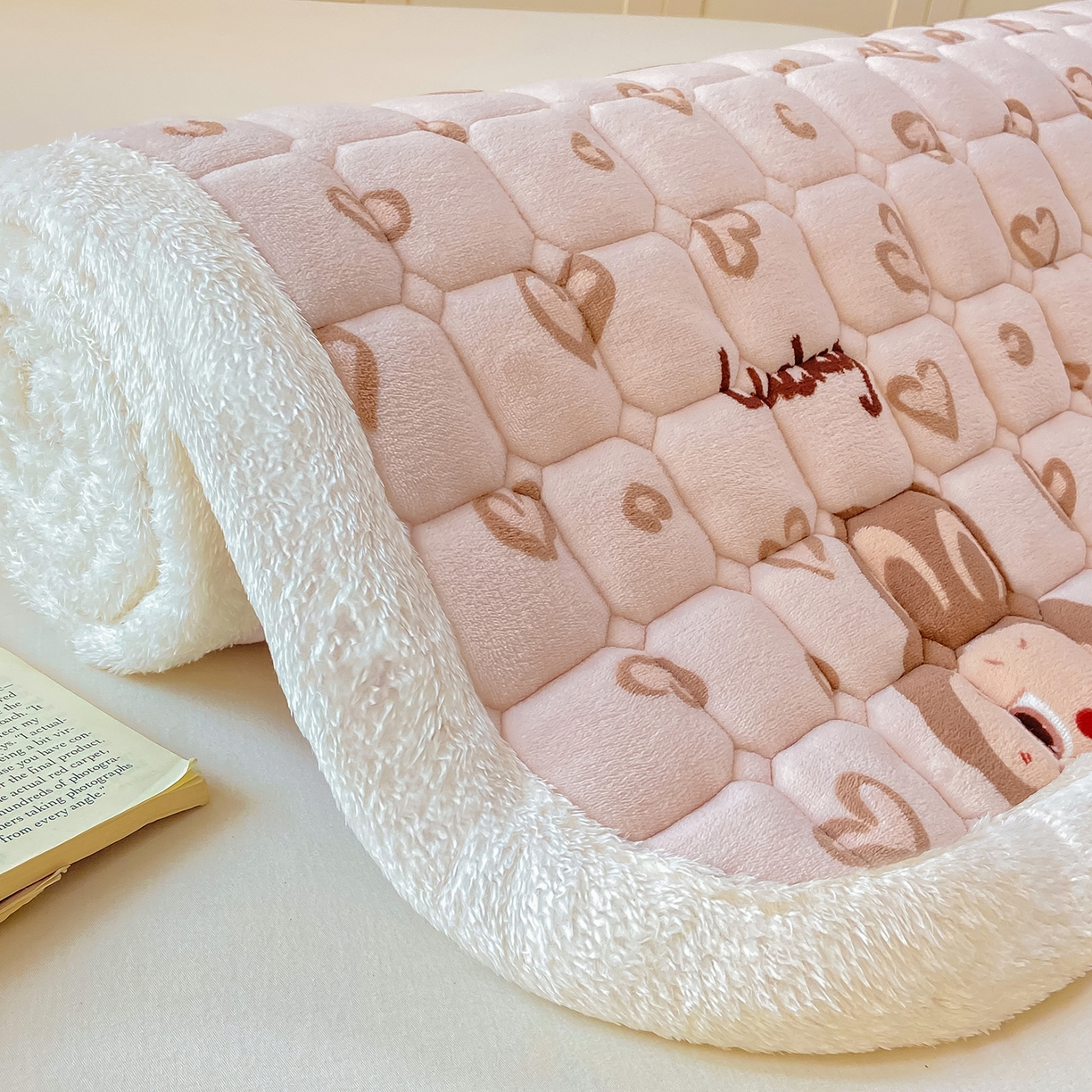 91家纺网 家纺一手货源 找家纺 眠势力 2025新款牛奶绒学生床垫加绒牛奶绒床褥子秋冬保暖珊瑚绒夹棉上下铺床护垫 爱心布布-牛奶绒床垫